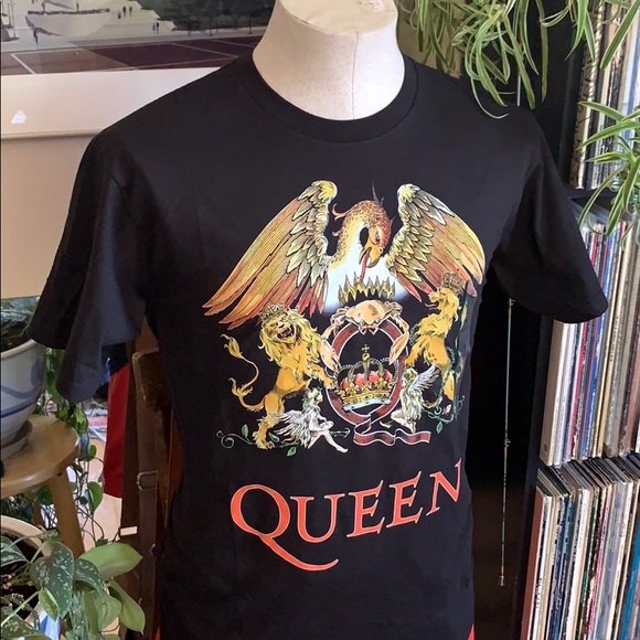 NWT - QUEEN GRAPHIC BAND TEE SHIRT - Picture 3 of 5
